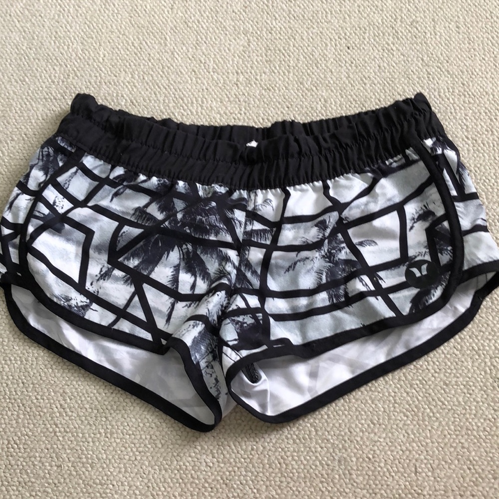 Women’s water shorts/board shorts